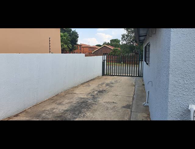 4 BEDROOM HOUSE FOR SALE IN HEIDELBERG INDUSTRIAL